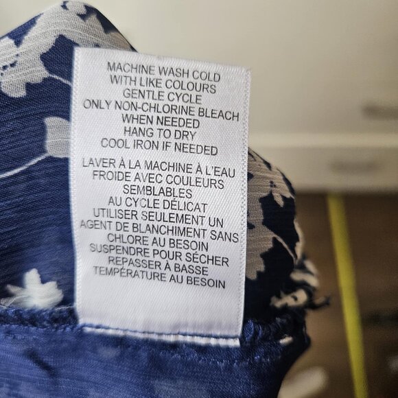 💥$5 ADD ON - CRISTINA B Blue White Floral Sleeveless Relaxed Fit Blouse Size S - Picture 12 of 13